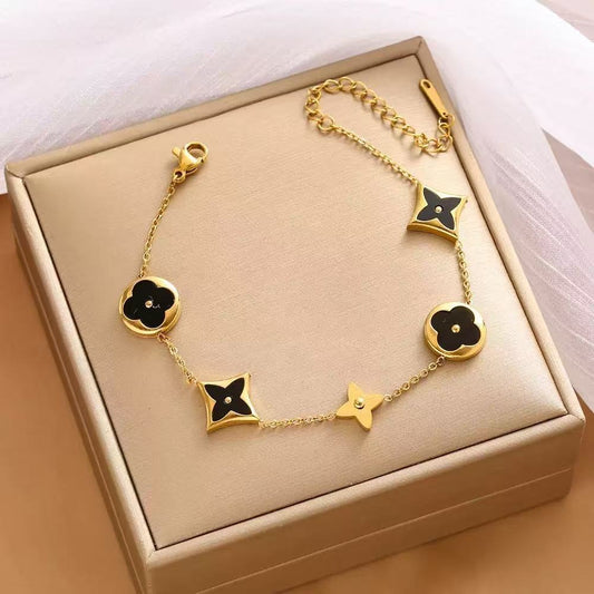 18K Gold Clover Bloom Charm Bracelet